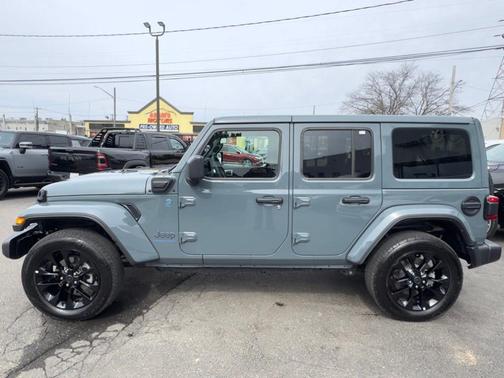 2025 Jeep Wrangler 4xe Sahara