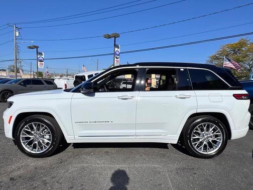 2025 Jeep Grand Cherokee Summit