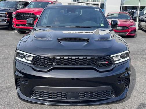 DB Black Crystal Clearcoat 2026 Dodge Durango GT Plus HEMI V8