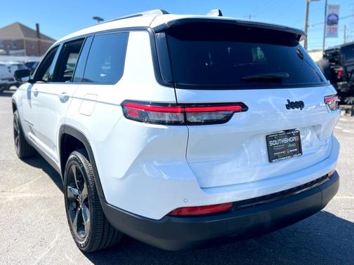 2025 Jeep Grand Cherokee L Laredo