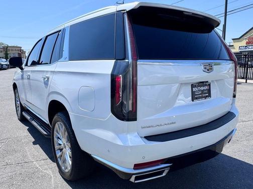 Crystal White Tri-Coat 2023 Cadillac Escalade Premium Luxury