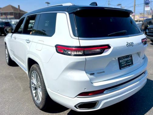 2022 Jeep Grand Cherokee L Summit