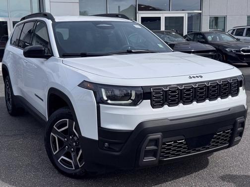 Bright White Clearcoat 2026 Jeep Cherokee Laredo