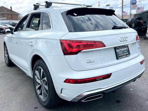 2022 Audi Q5 45 S line quattro Premium