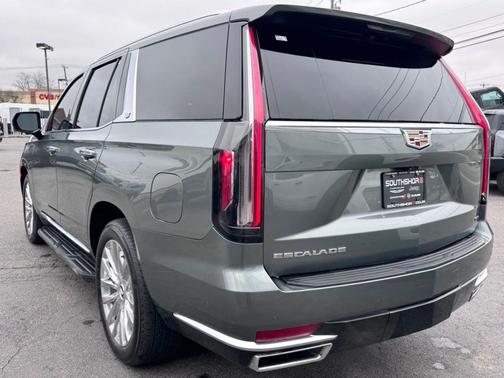 Dark Emerald Metallic 2023 Cadillac Escalade Premium Luxury