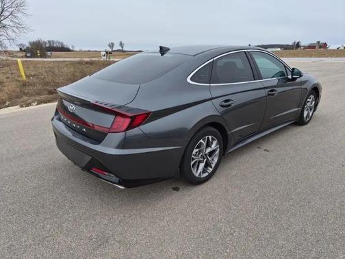 2022 Hyundai SONATA SEL