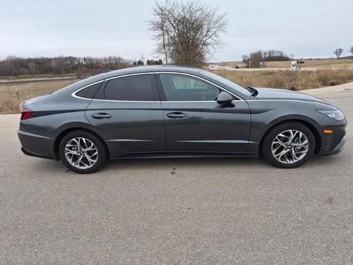 2022 Hyundai SONATA SEL