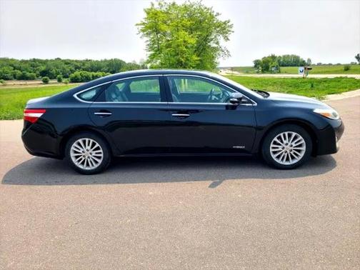 2013 Toyota Avalon Hybrid XLE Premium