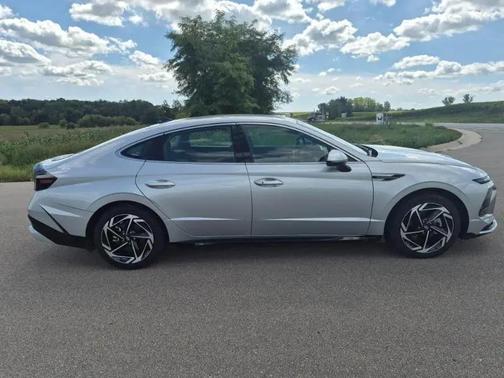 Aero Silver 2026 Hyundai SONATA SEL