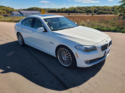 2011 BMW 528 528i