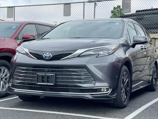 2025 Toyota Sienna Platinum 7 Passenger