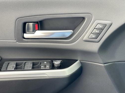 2025 Toyota Sienna Platinum