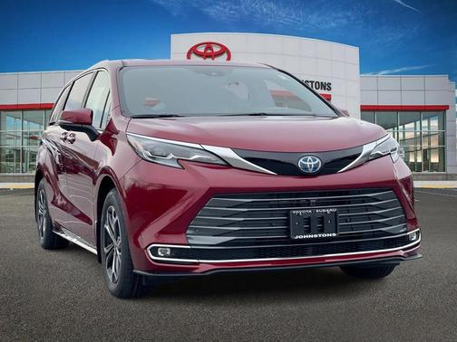 2025 Toyota Sienna Platinum