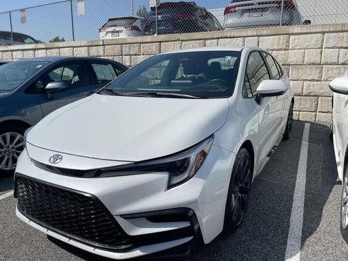 Wind Chill Pearl 2025 Toyota Corolla SE