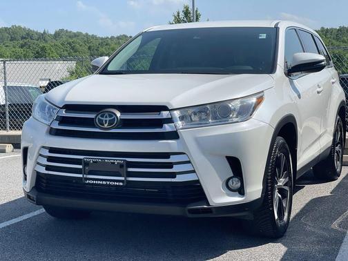 Blizzard Pearl 2019 Toyota Highlander LE Plus