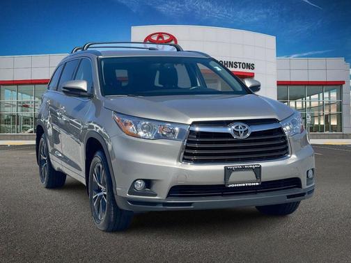 Creme Brulee Mica 2016 Toyota Highlander XLE