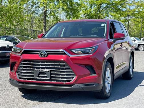 2025 Toyota Highlander LE