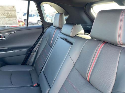 2025 Toyota RAV4 Hybrid SE