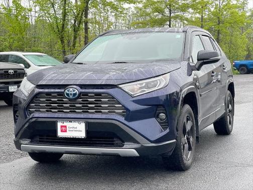 2020 Toyota RAV4 Hybrid SE