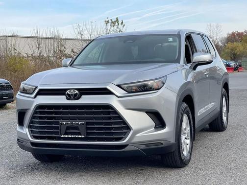 2025 Toyota Highlander LE