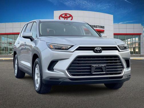 2025 Toyota Highlander LE