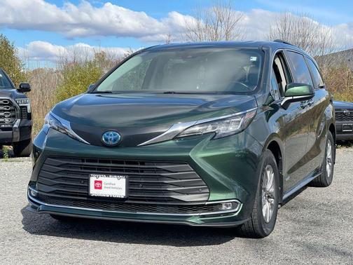 2021 Toyota Sienna XLE 7 Passenger