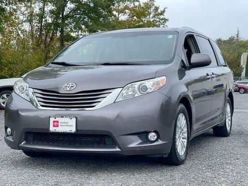 2017 Toyota Sienna XLE
