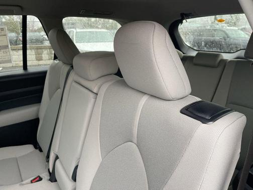 2026 Toyota Highlander LE