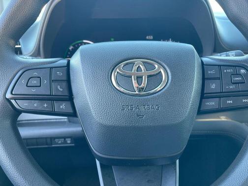 2025 Toyota Sienna LE