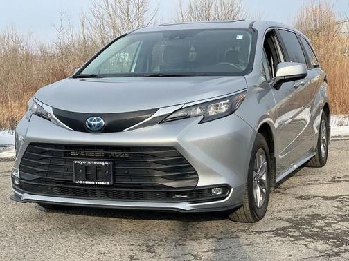 2025 Toyota Sienna XLE