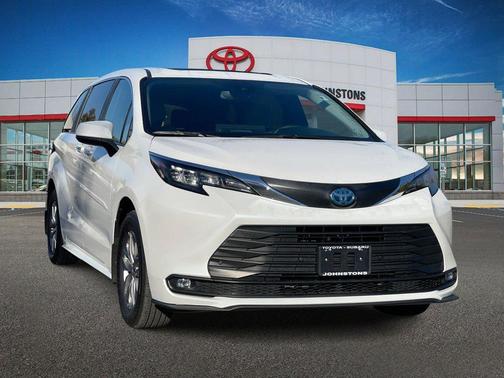 2025 Toyota Sienna XLE