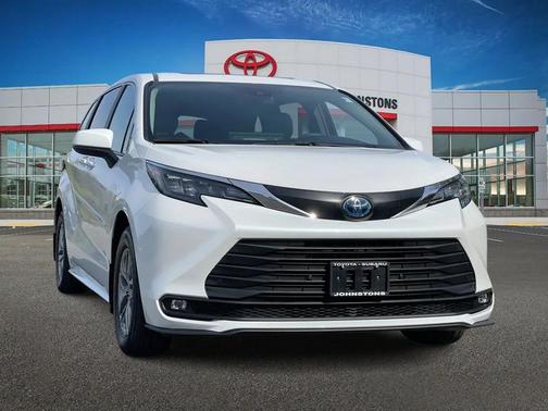 2025 Toyota Sienna XLE 7 Passenger