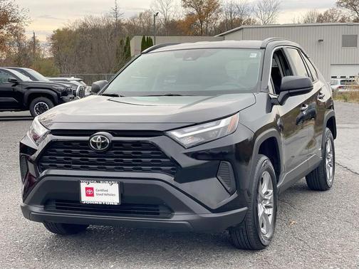 2025 Toyota RAV4 Hybrid SE