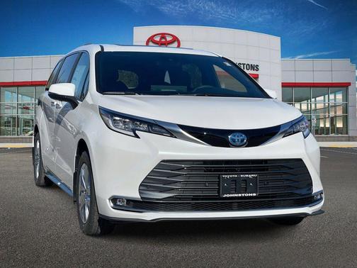 2025 Toyota Sienna Limited 7-Passenger