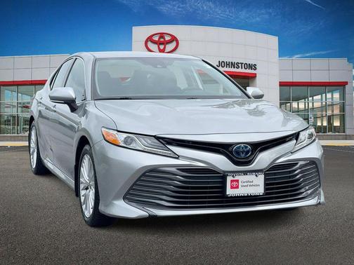 2020 Toyota Camry Hybrid XLE
