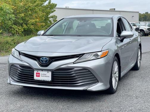 2020 Toyota Camry Hybrid XLE