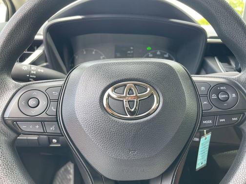 Ice Cap 2024 Toyota Corolla Hybrid LE