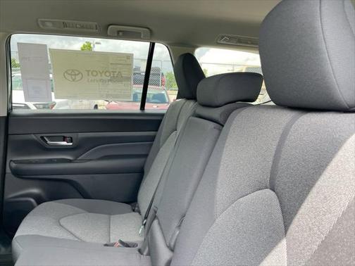 2025 Toyota Highlander LE