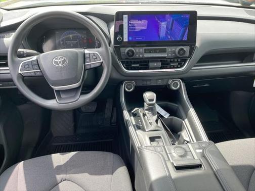 2025 Toyota Highlander LE