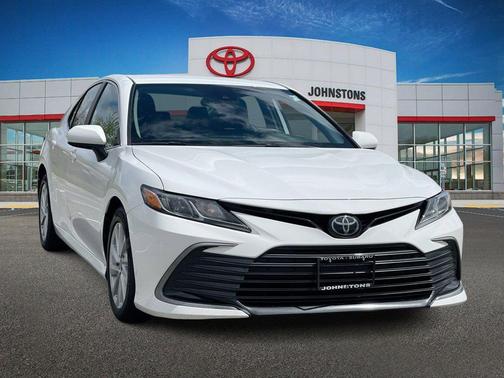 White 2022 Toyota Camry LE