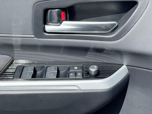 2025 Toyota Sienna Woodland Edition