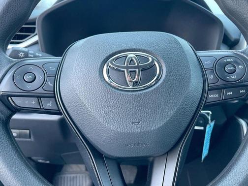 2025 Toyota RAV4 Hybrid SE