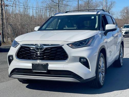Wind Chill Pearl 2023 Toyota Highlander Platinum