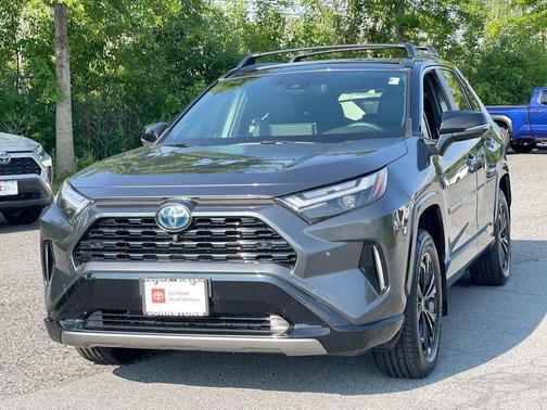 2022 Toyota RAV4 Hybrid SE