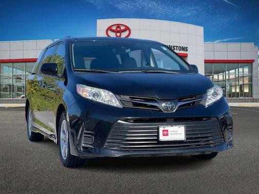 2020 Toyota Sienna LE