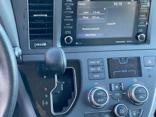 2020 Toyota Sienna LE