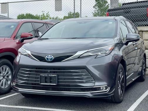 2025 Toyota Sienna Platinum 7 Passenger