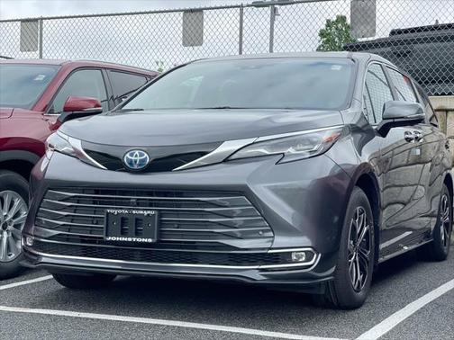 2025 Toyota Sienna Platinum 7 Passenger