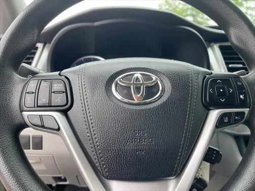 2018 Toyota Highlander LE