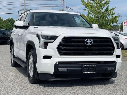 Ice Cap 2023 Toyota Sequoia SR5